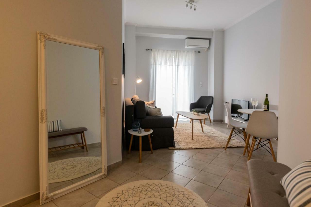 Avra Apartment Каламата Экстерьер фото