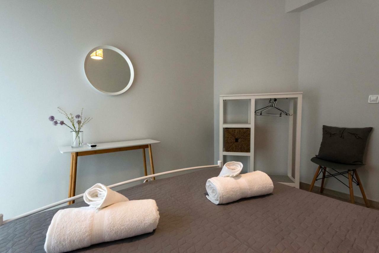 Avra Apartment Каламата Экстерьер фото